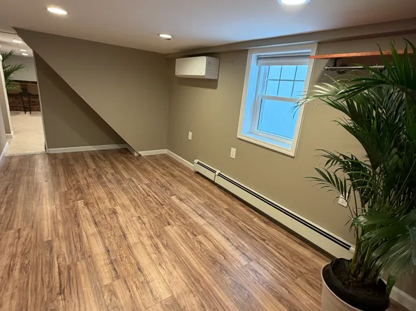 77 Florida St, Long Beach, NY 11561