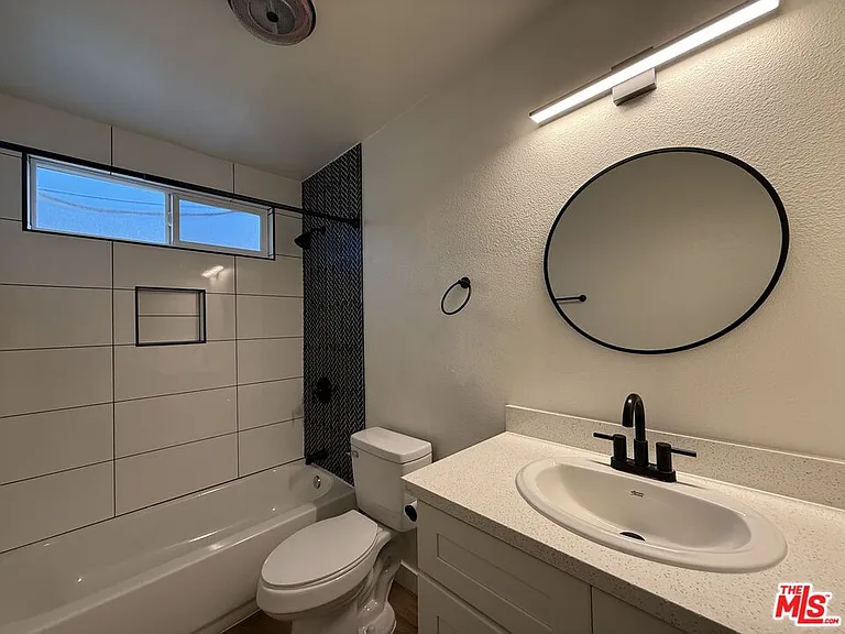 314 S Clark Dr #2 — Photo 31