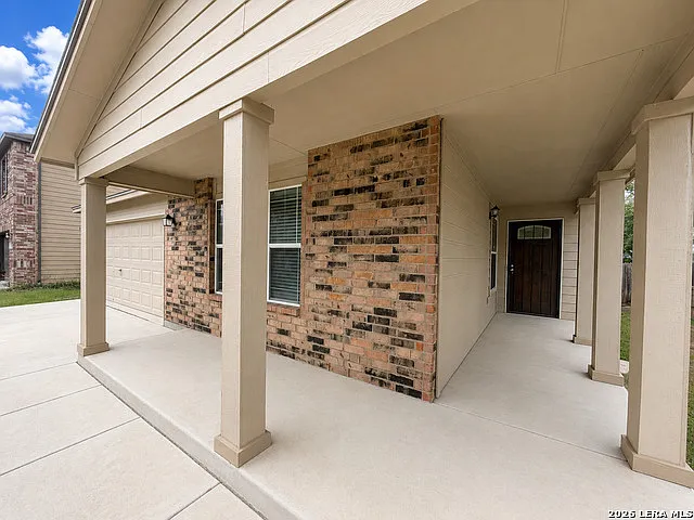 3 bed, 2.0 bath, 1451 sqft, $1,700 — Photo 3