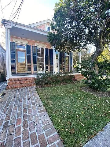 7620 Burthe St — Photo 1