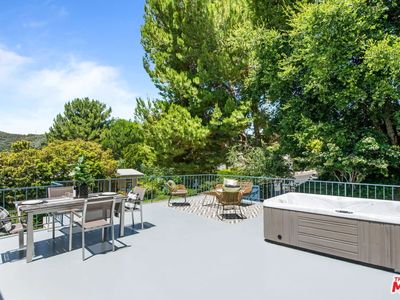 13571 Bayliss Rd, Los Angeles, CA, 90049