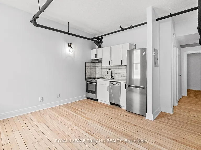 330 Clarence St #204 — Photo 8