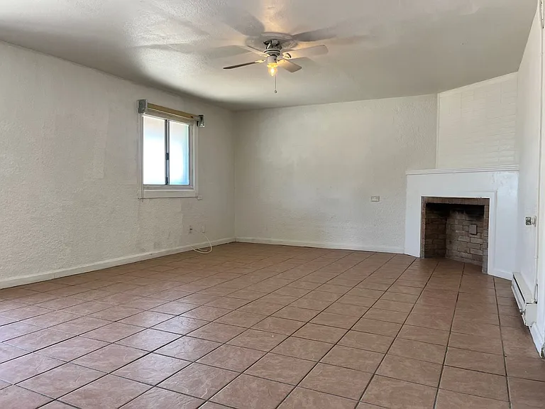 115 E Alturas St — Photo 22
