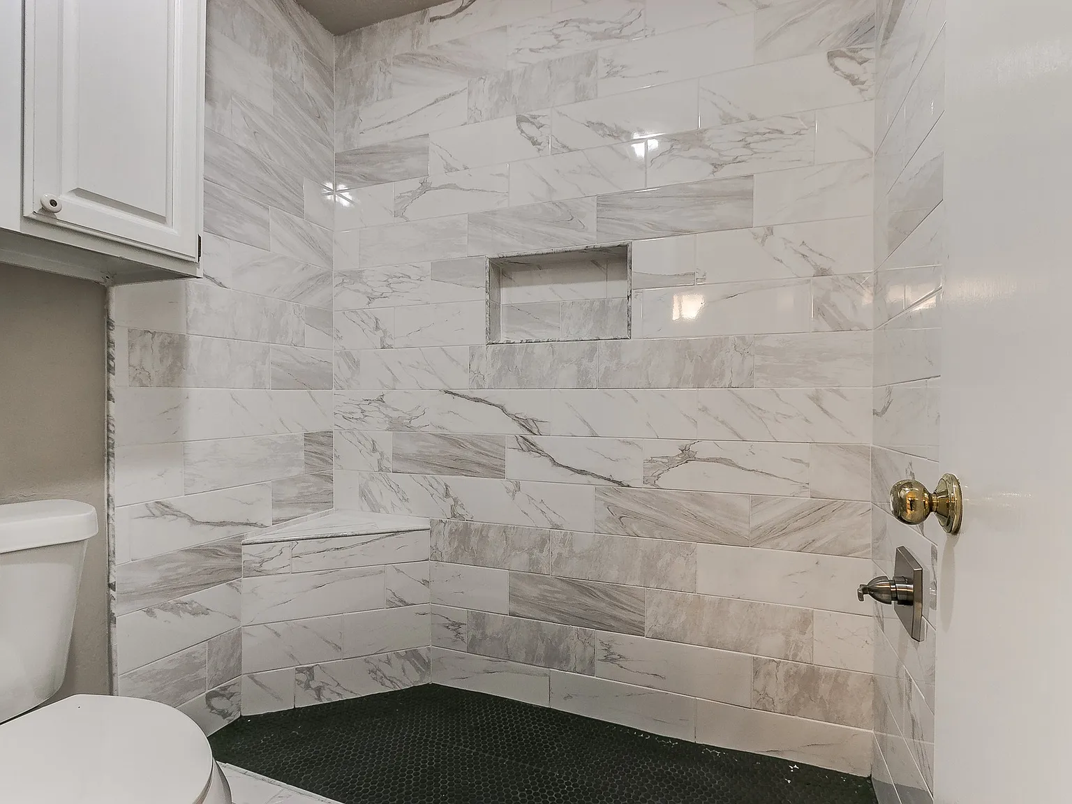 9009 N May Ave — Photo 3