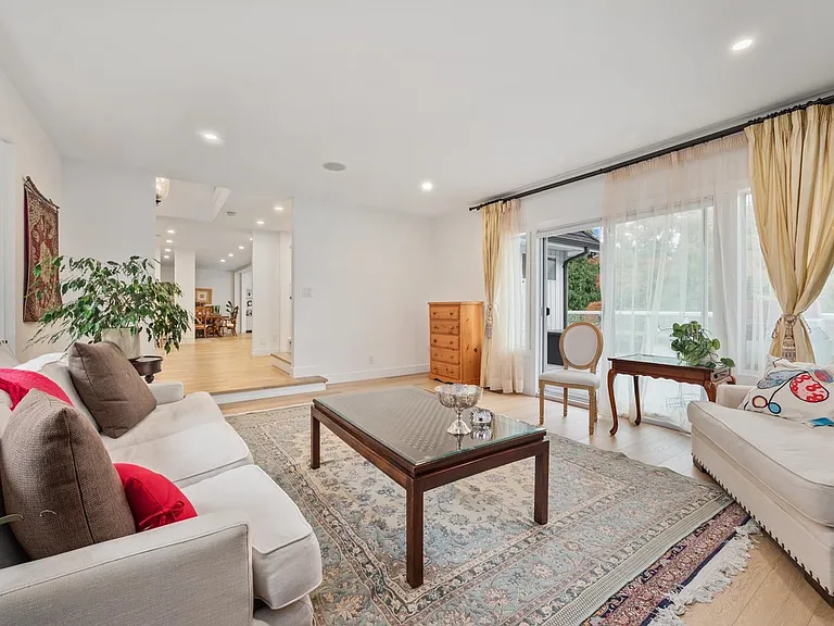 1390 Lawson Ave — Photo 9