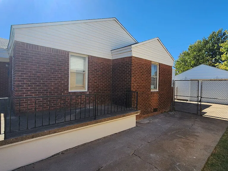 409 N Key Blvd — Photo 3