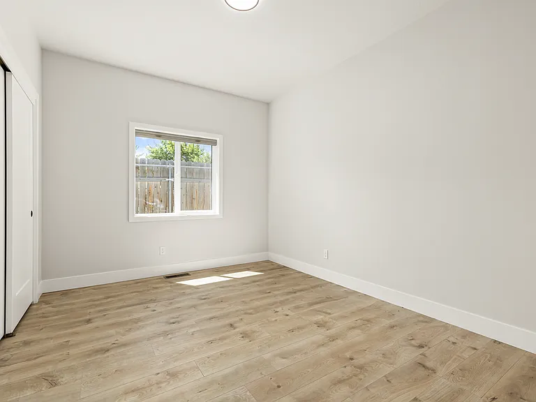 10494 W Shields Ave — Photo 21