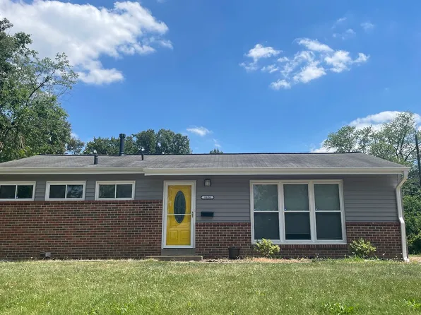 8800 Cochise Dr, Saint Louis, MO 63132