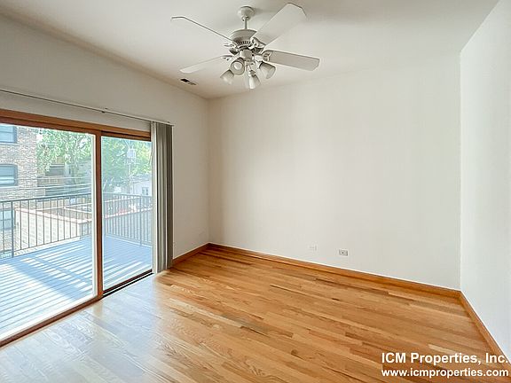 4th image of 1054 W Cornelia Ave #3