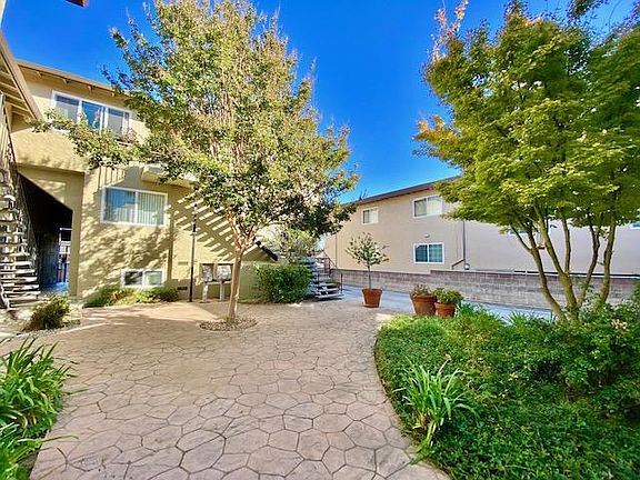 4th image of 2080 Fruitdale Ave