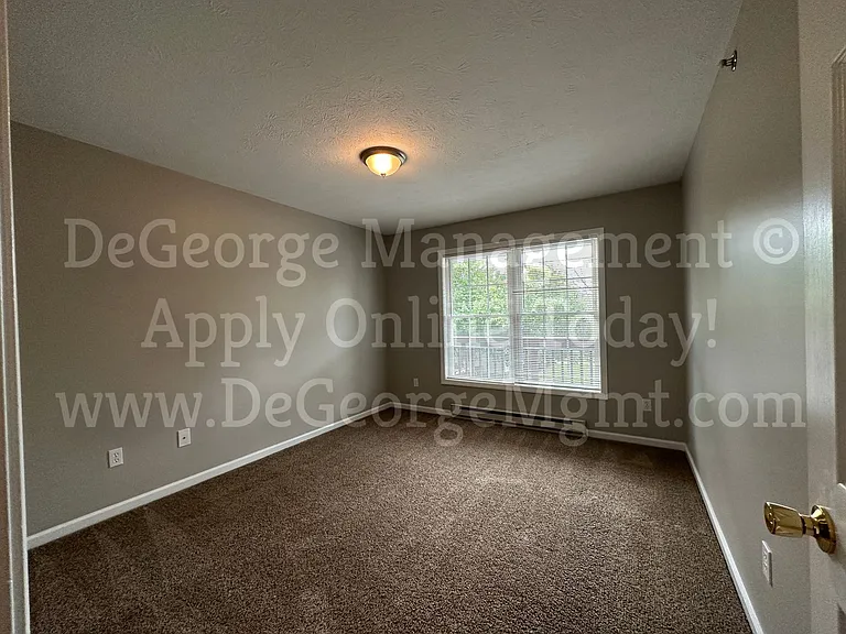 Big Tree Apartments — Photo 17
