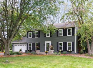 5N390 Oak Rd, St Charles, IL 60175