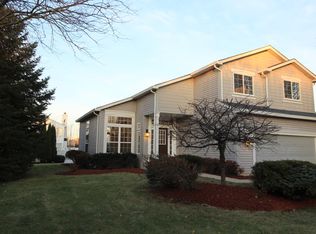 217 Sparrow Ln, Bolingbrook, IL 60490