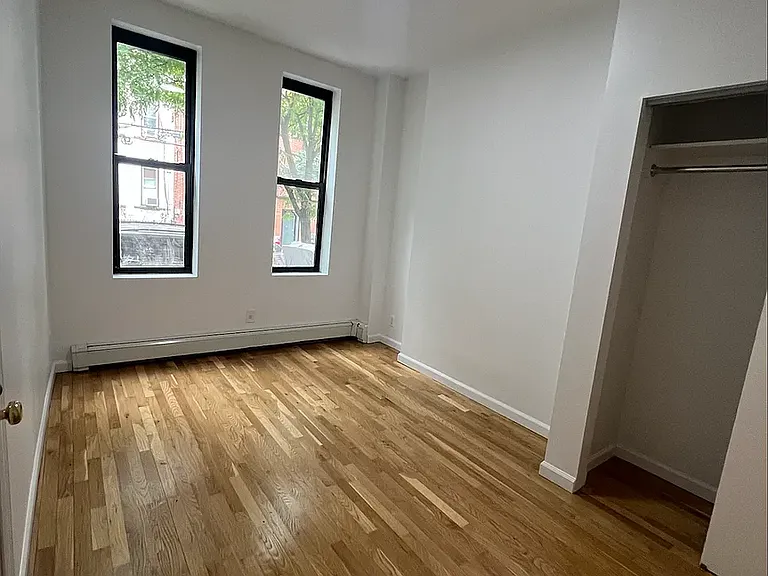 329 Menahan St #1A — Photo 6