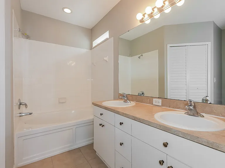 17236 Poppy Fields Ln — Photo 10
