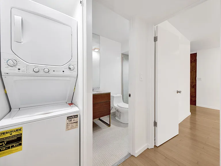 1147 N Clark St #206 — Photo 24