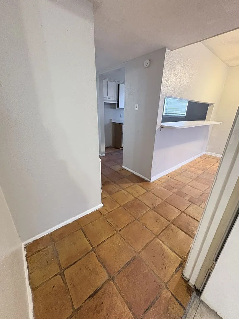 Phoenix Apartments — Photo 4