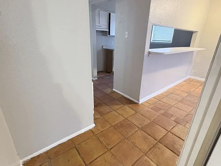 Phoenix Apartments — Photo 4