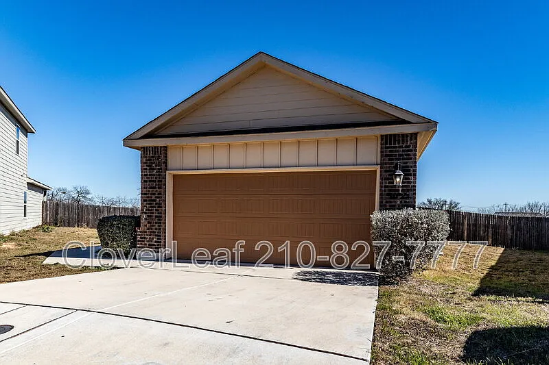 3 bed, 2.0 bath, 1651 sqft, $1,797 — Photo 3