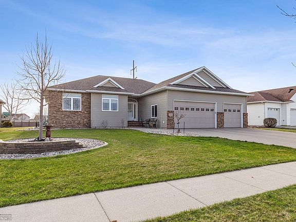 4274 58th St S, Fargo, ND 58104 | MLS #6525274 | Zillow