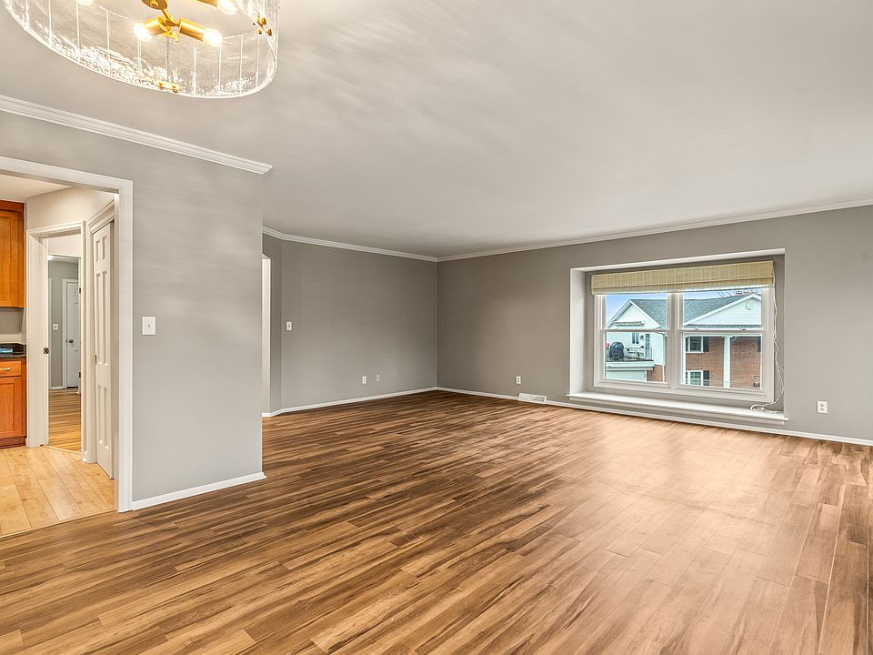 Living Room/Kitchen