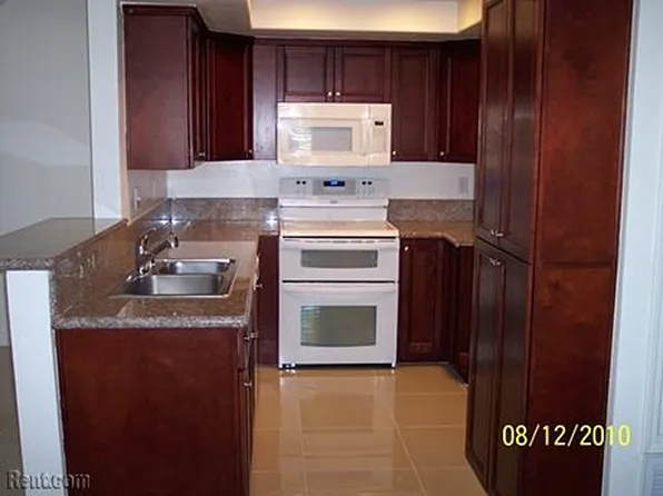 320 W Walnut St APT 41, Ontario, CA 91762