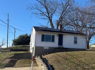 611 Palestine Rd, Chester, IL 62233