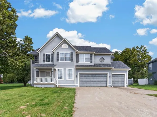 1003 Colonial Dr, Pleasant Hill, MO 64080