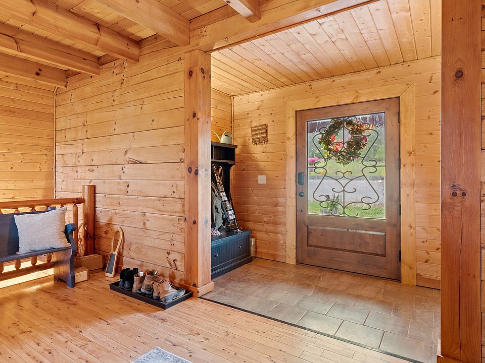 10th image of 2063 Kennedy Creek Rd