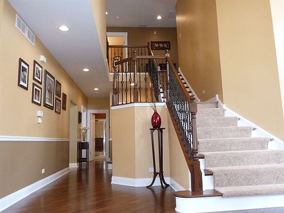 5th image of 213 E Colonial Dr