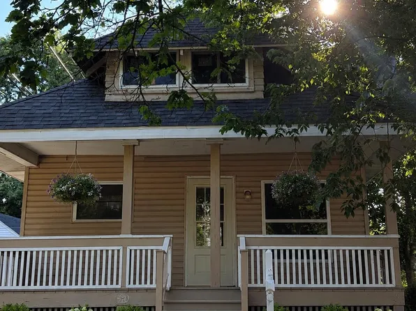 910 S Holmes St, Lansing, MI 48912