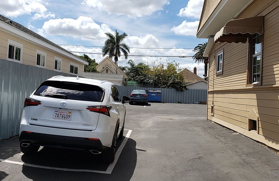 2nd image of 2836 W Pico Blvd