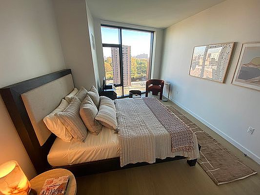 4th image of 859 Pacific St #1307