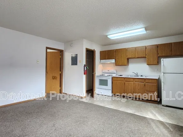 1315 34th Street Cir S #103, Moorhead, MN 56560