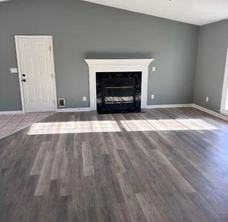 1st image of 107 Hyacinth Ln