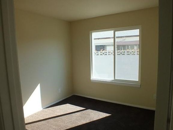 5th image of 1120 Caperton St