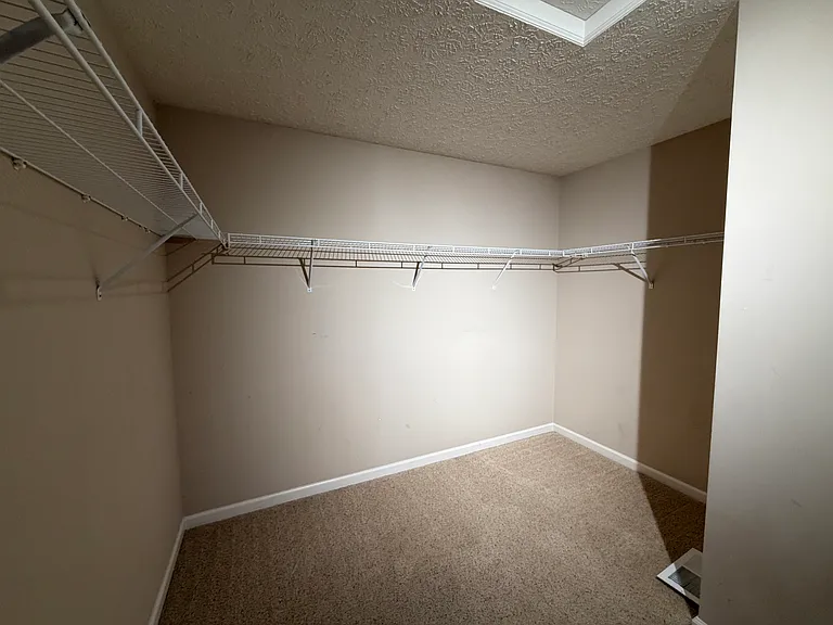 2537 Thorney Wood Ln — Photo 20