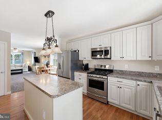 327 Walnut Ave, Oaklyn, NJ 08107