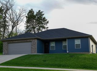2511 Oakland Gravel Rd #R, Columbia, MO 65202