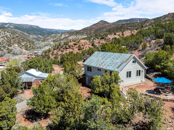 51 Mission St, Jemez Springs, NM 87025