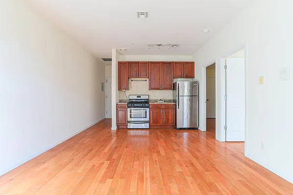 Rented by ERNY LLC | media 12