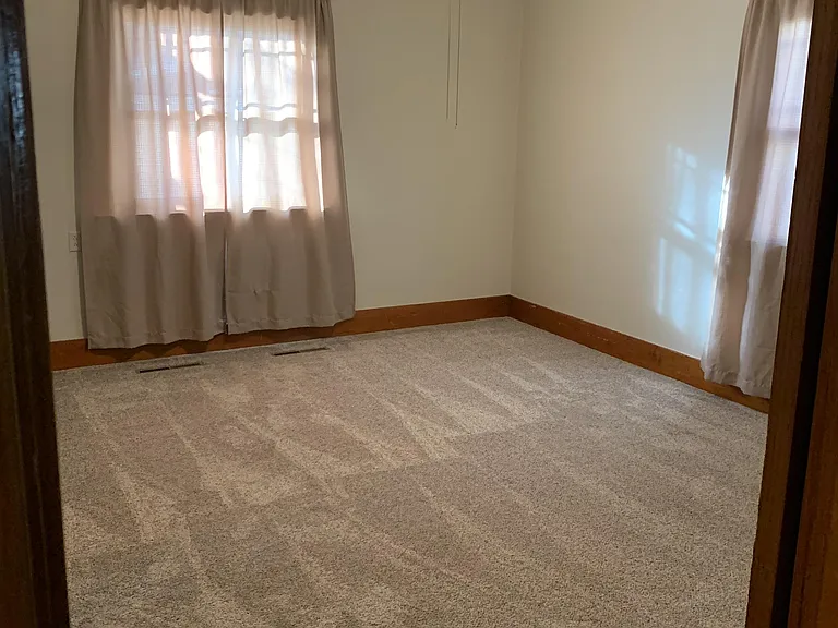 306 E 3rd St #1 — Photo 10
