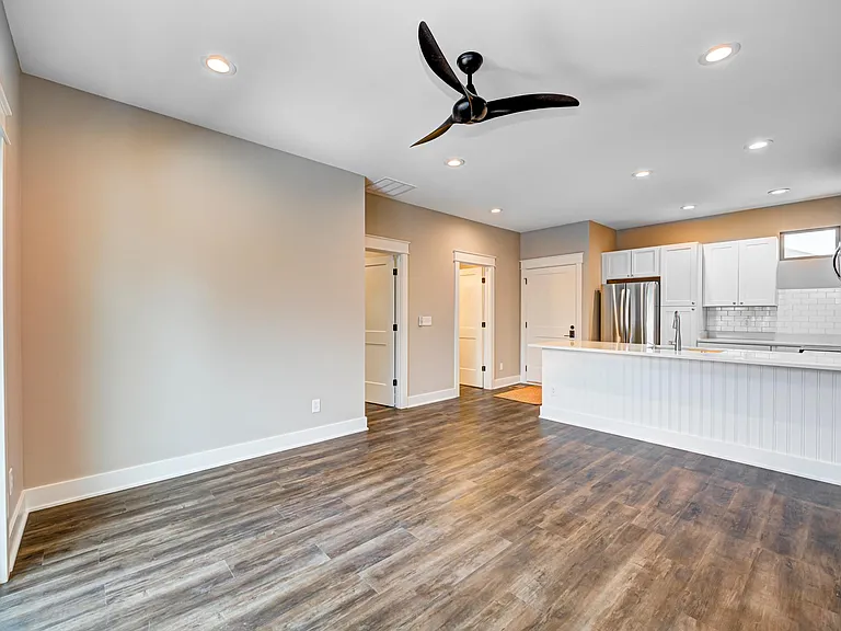 2528 Broadway St #B — Photo 7