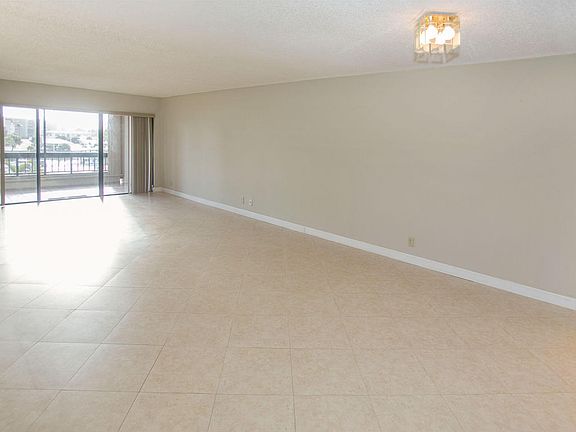 3rd image of 1036 Us Highway 1 APT 222