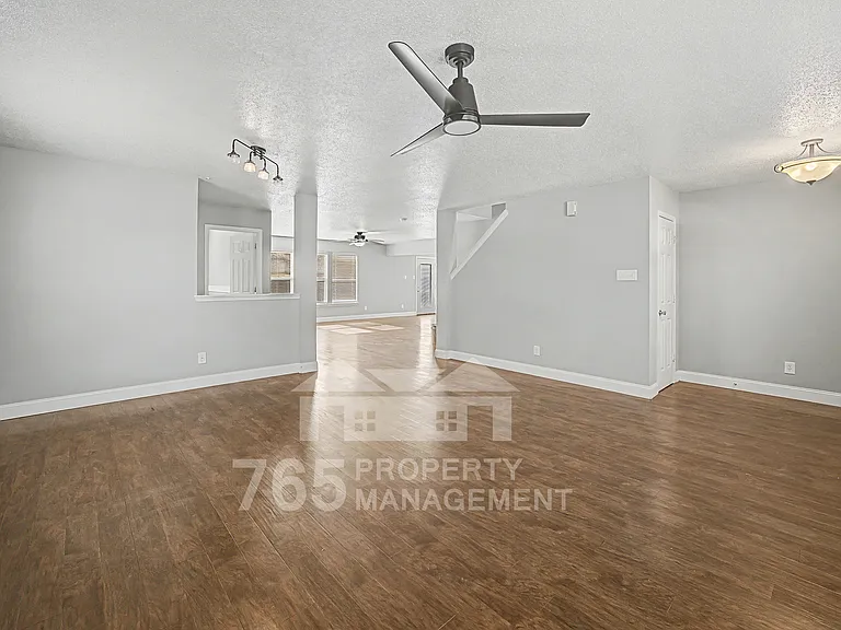 2641 Massasoit Ln — Photo 6