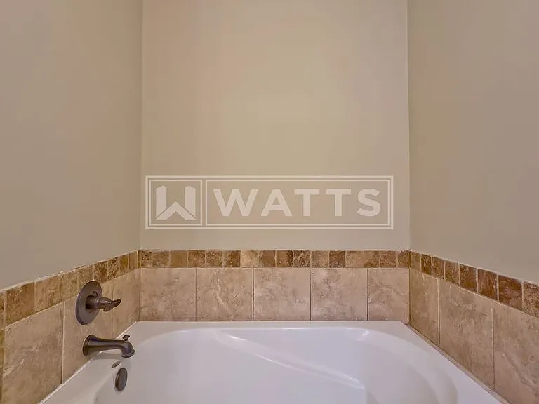 216 Hawthorn St — Photo 21