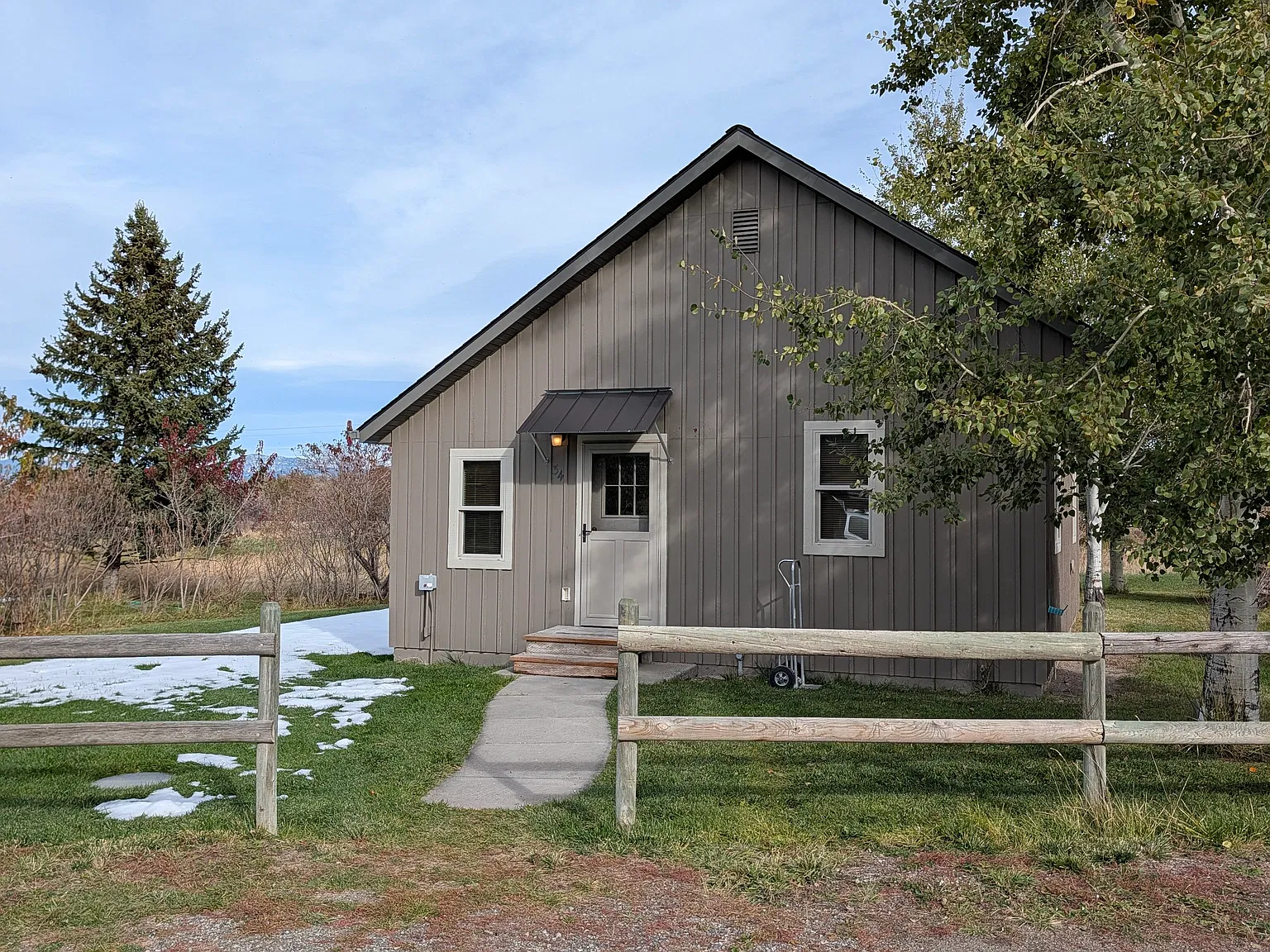 1 bed, 900 sqft, $1,800 — Photo 1