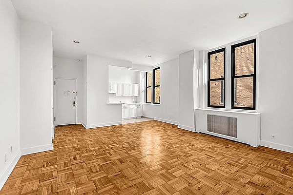 1st image of 160 W 71st St Ph G