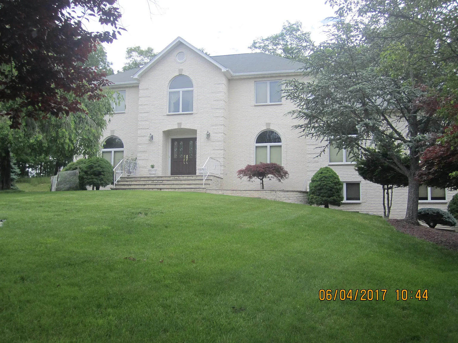15 Phillips Dr photo 1