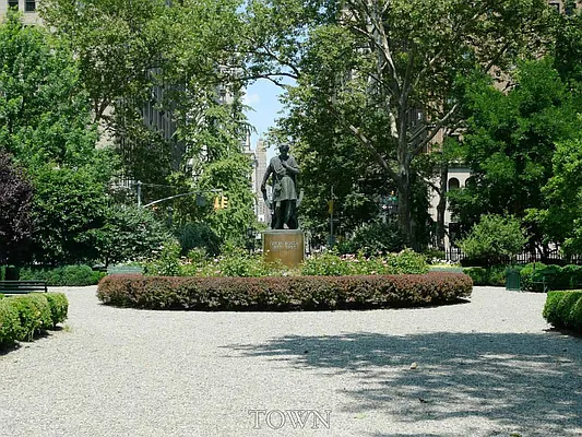 Sold by Town Residential | media 17